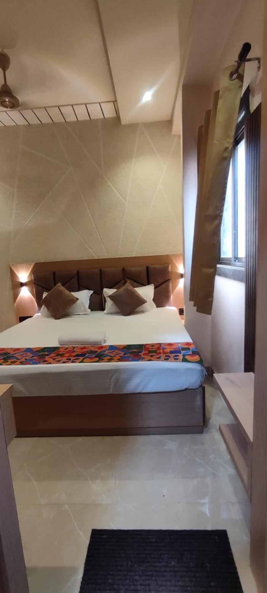 Hotel Ambika Dx Gválijar Exteriér fotografie